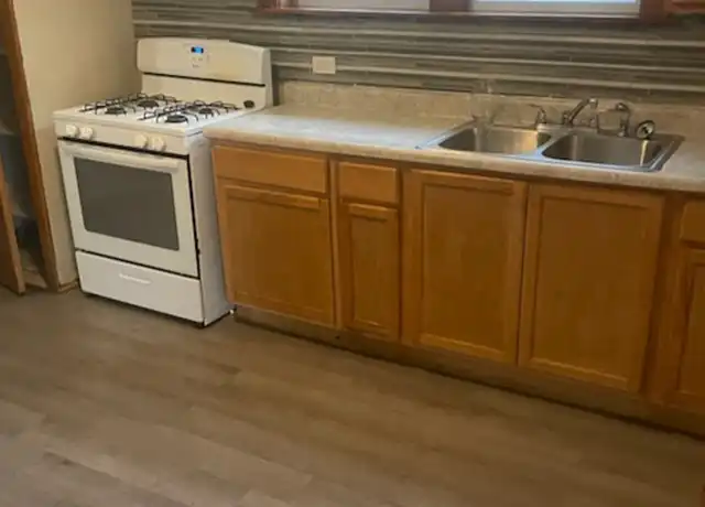 Property at 8230 S Hermitage Ave, Chicago, IL, 60620, 3 beds, 1 bath, [object Object]