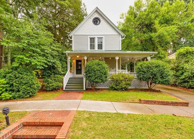 Property at 325 N Ashe St, Southern Pines, NC, 28387, 2 beds, 2 baths, [object Object]