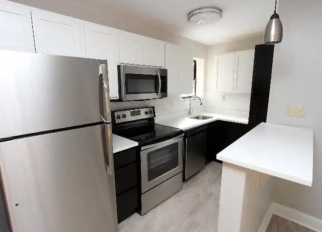 Property at 5925 5th Ave, Pittsburgh, PA, 15232, 2 beds, 1 bath, [object Object]