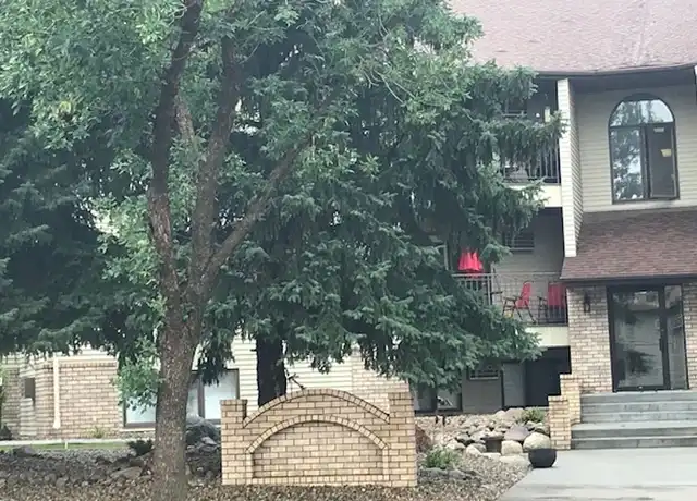 Property at Capitol Apartments - 1800 E Capitol Ave, Bismarck, ND, 58501, 1-2 bed, 1-2 bath, [object Object]