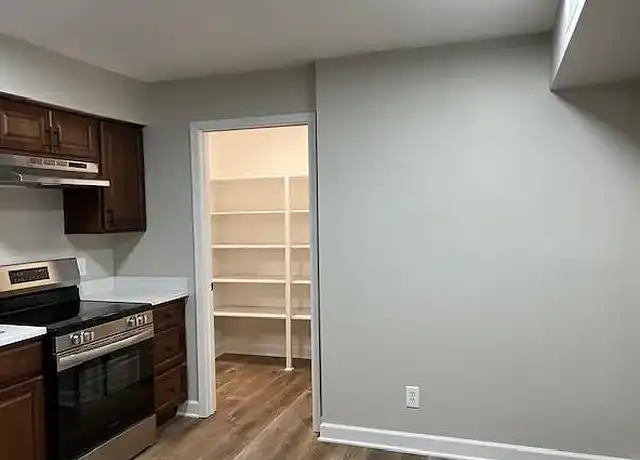 Property at Robin Hills - 607 SW 2nd St, Lee's Summit, MO, 64063, 2 beds, 1.5 baths, [object Object]
