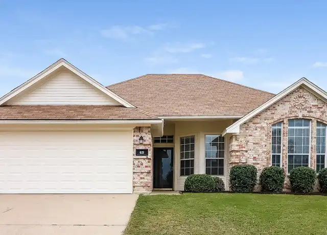 Property at 621 Pleasant Valley Dr, Burleson, TX, 76028, 3 beds, 2 baths, [object Object]
