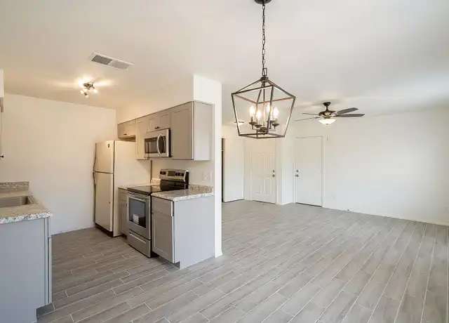 Property at 8917 N 55th Dr, Glendale, AZ, 85302, 2 beds, 1 bath, [object Object]