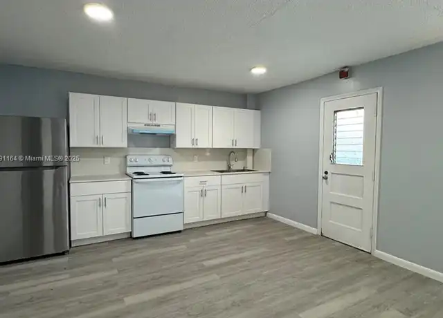 Property at 6840 Pembroke Rd Unit 217, Miramar, FL, 33023, 3 beds, 1 bath, [object Object]