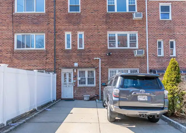 Property at 79-18 150th St Unit 3, Flushing, NY, 11367, 2 beds, 1 bath, [object Object]