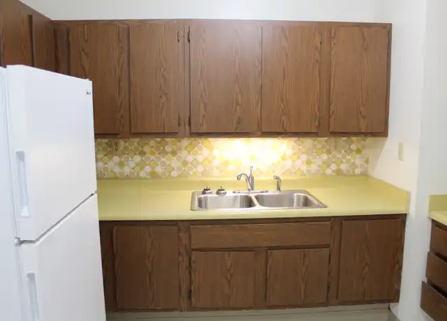 Property at 121 1st Ave NE Unit 6, Golden Valley, ND, 58541, 1 bed, 1 bath, [object Object]