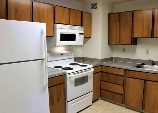 Photo of 1 Harbor Ct, Portsmouth, VA 23704
