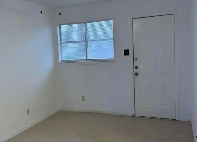Property at 703 N Gilmer St, Killeen, TX, 76541, 1 bed, 1 bath, [object Object]