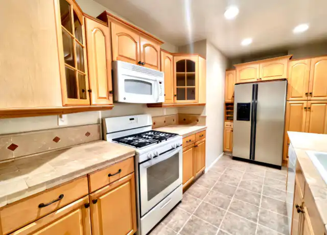 Property at 216 Avenue H Unit Front House, Redondo Beach, CA, 90277, 3 beds, 1 bath, [object Object]