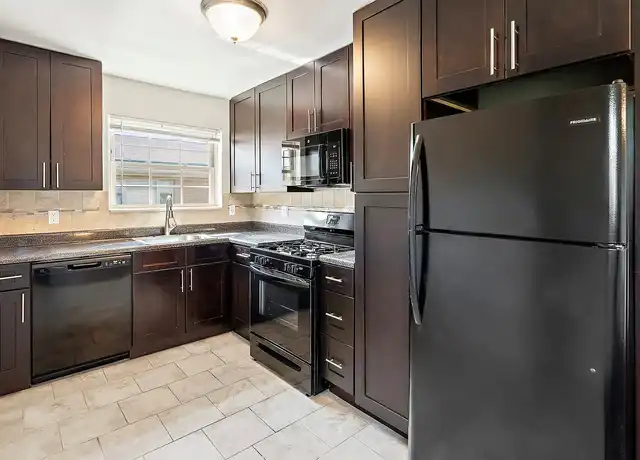 Property at Crossroads Gardens Apartments - 1 Pikeview Ln, Woodbridge, NJ, 07095, 1-2 bed, 1 bath, [object Object]