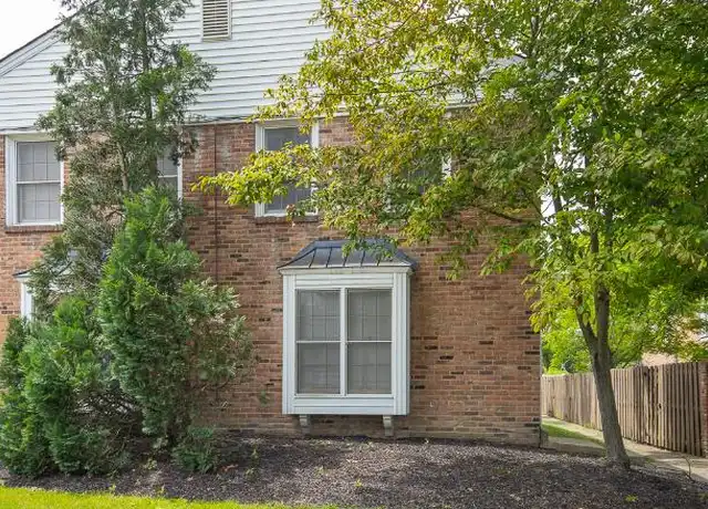 Property at 8 Richmond Sq, Euclid, OH, 44143, 2 beds, 2 baths, [object Object]