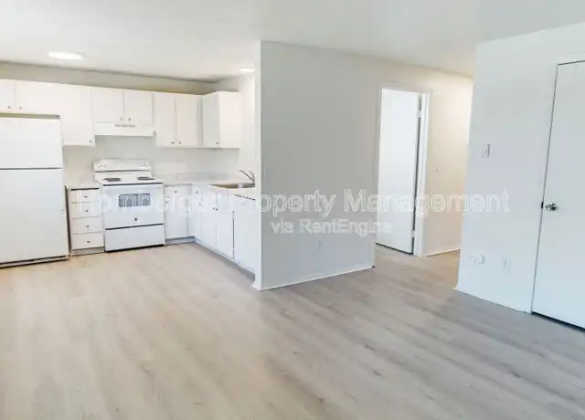 Property at 1626 E Desmet Ave, Spokane, WA, 99202, 2 beds, 1 bath, [object Object]