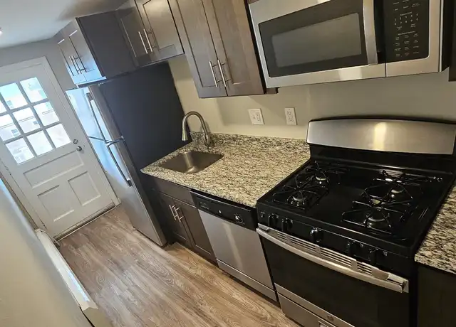 Property at 100 Bedford St Unit 6, Manchester, NH, 03101, 3 beds, 1 bath, [object Object]