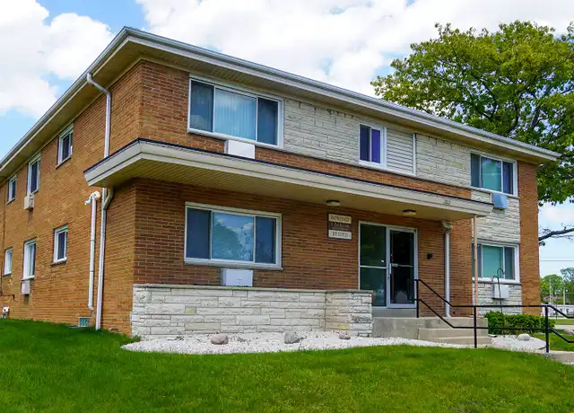 Property at 2910 E Bolivar Ave Unit 19, St Francis, WI, 53235, 1 bed, 1 bath, [object Object]