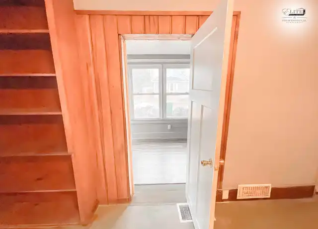 Property at 910 Westmoreland Ave, Lansing, MI, 48915, 2 beds, 1 bath, [object Object]