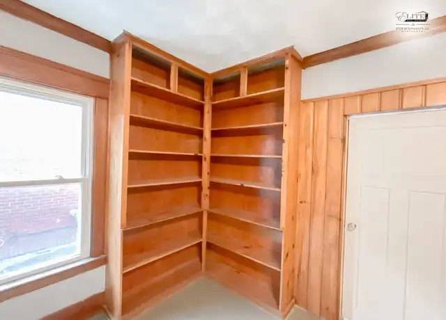 Property at 910 Westmoreland Ave, Lansing, MI, 48915, 2 beds, 1 bath, [object Object]