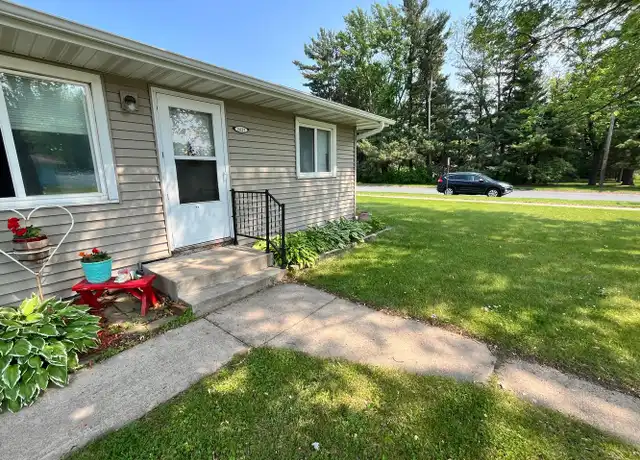 Property at 2427 Henry Ave, Eau Claire, WI, 54701, 2 beds, 1 bath, [object Object]