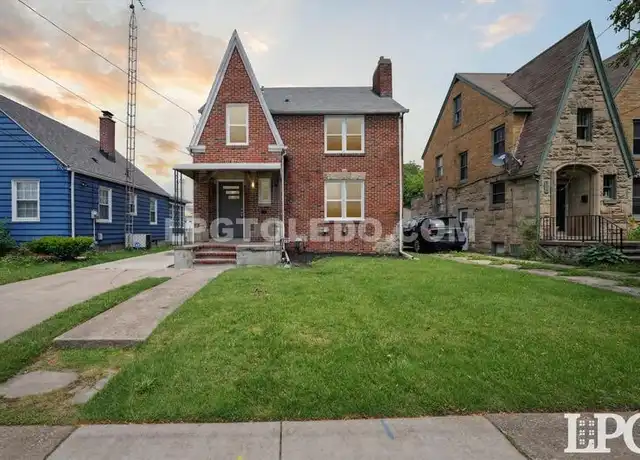 Property at 928 W Gramercy Ave, Toledo, OH, 43612, 3 beds, 1 bath, [object Object]