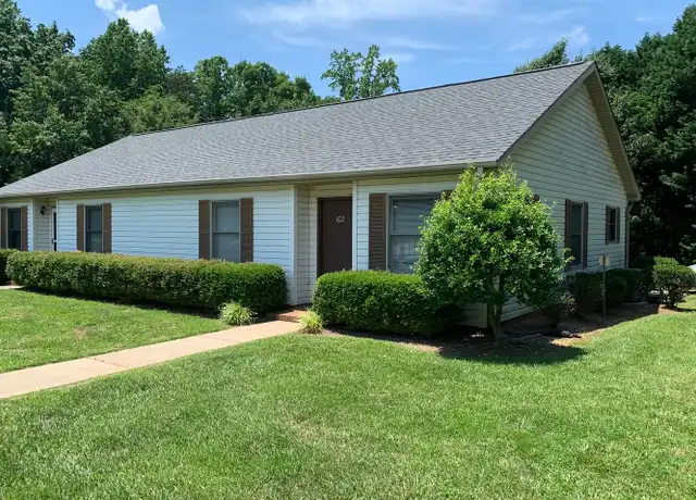 Property at 104 Peninsula Place Ln, Mooresville, NC, 28117, 2 beds, 2 baths, [object Object]