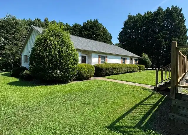 Property at 104 Peninsula Place Ln, Mooresville, NC, 28117, 2 beds, 2 baths, [object Object]