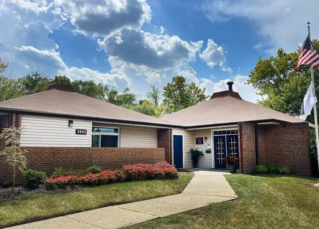 Photo of 3803 Fox Run Dr, Blue Ash, OH 45236