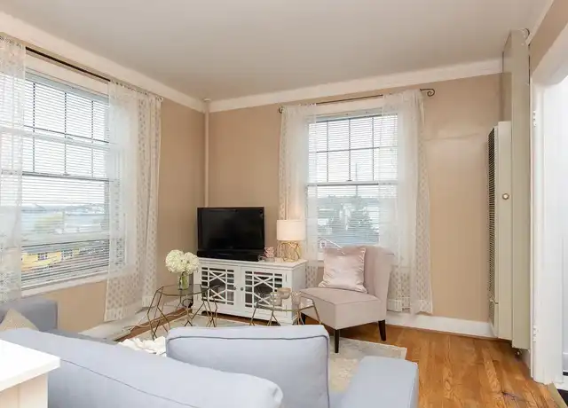 Property at Lynnyale - 2245 Yale Ave E, Seattle, WA, 98102, 1 bed, 1 bath, [object Object]