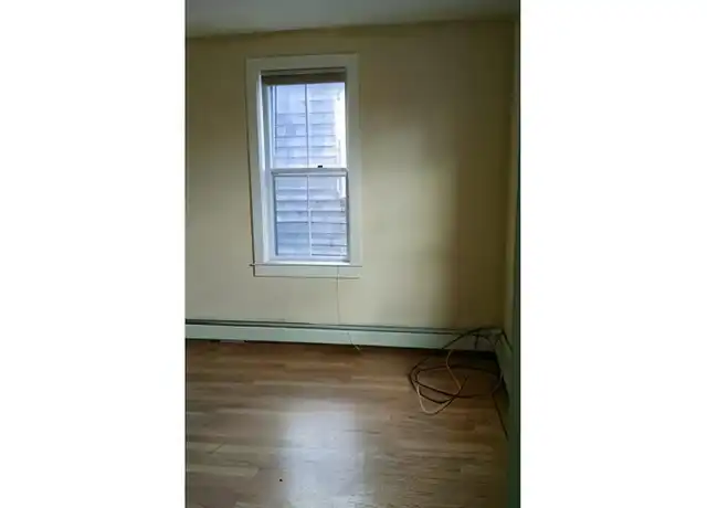 Property at 5 Forest Ave, Plymouth, MA, 02360, 2 beds, 1 bath, [object Object]