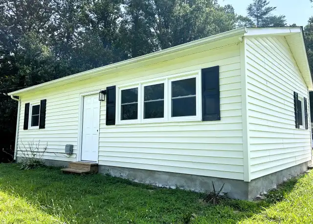 Property at 3992 Dug Hill Rd, Lenoir, NC, 28645, 2 beds, 1 bath, [object Object]