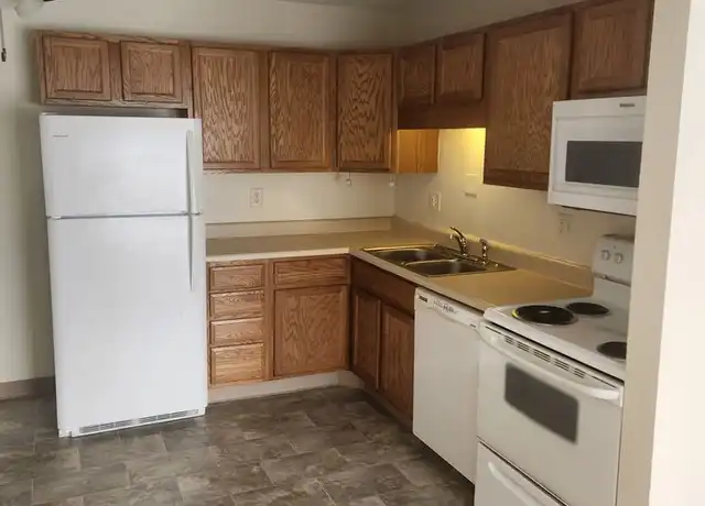 Property at 708 16th St #06, Des Moines, IA, 50314, 2 beds, 1 bath, [object Object]