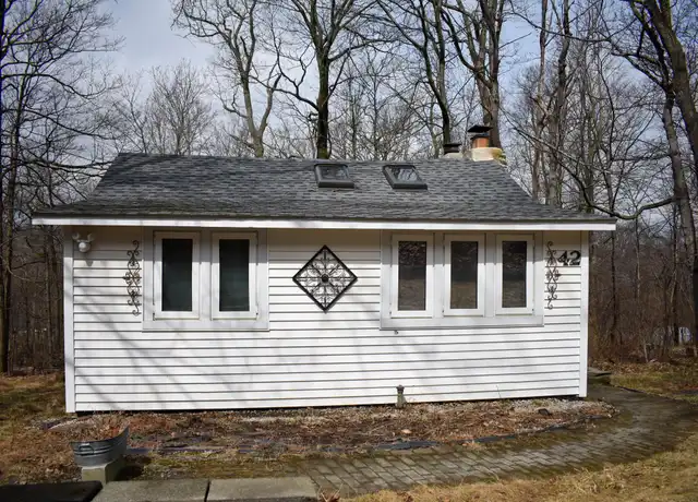 Property at 42 Woodland Cir S, Monroe, NY, 10950, 2 beds, 1 bath, [object Object]