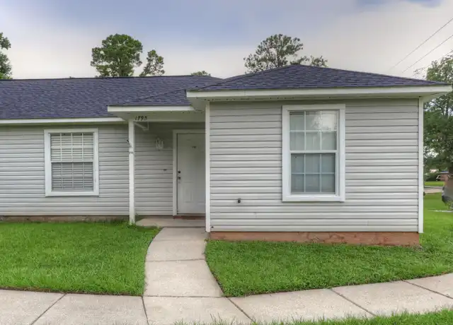 Property at 1795 N Pine St, Foley, AL, 36535, 2 beds, 2 baths, [object Object]