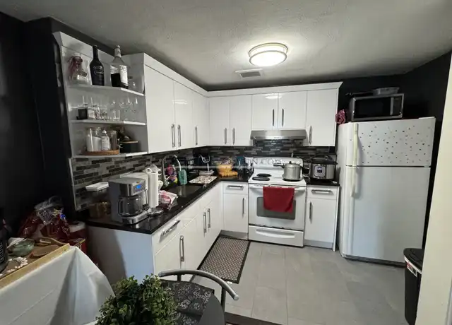 Property at 357 Faneuil St #9, Brighton, MA, 02135, 2 beds, 1 bath, [object Object]