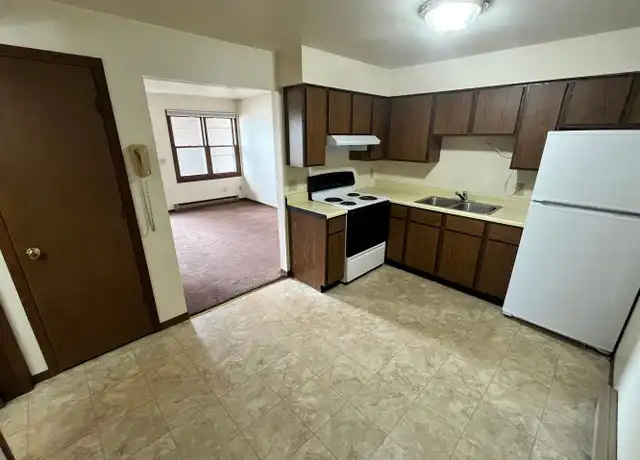 Property at 308 Cedar St Unit 1, Eau Claire, WI, 54703, 1 bed, 1 bath, [object Object]