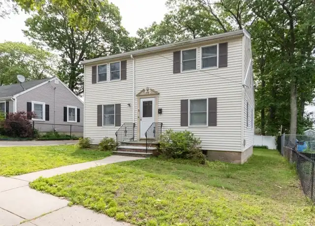 Property at 5 Macdonald St Unit 1, Hyde Park, MA, 02136, 3 beds, 1 bath, [object Object]