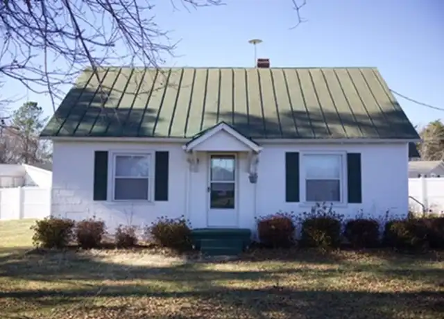 Property at 118 Fairgrounds Rd, Farmville, VA, 23901, 3 beds, 1 bath, [object Object]