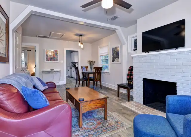 Property at 335 Greenbriar Ave, Hampton, VA, 23661, 2 beds, 1 bath, [object Object]