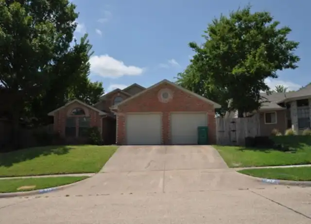 Property at 919 Richards Dr, Cedar Hill, TX, 75104, 3 beds, 2 baths, [object Object]