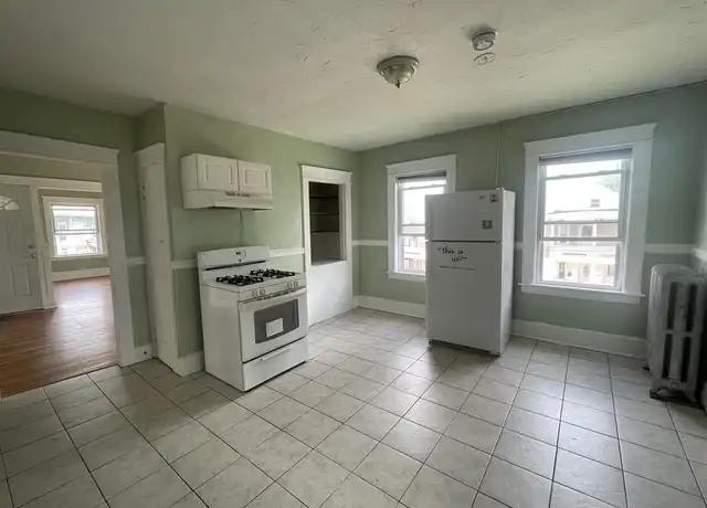 Property at 1299 Main St Unit 2, Worcester, MA, 01603, 2 beds, 1 bath, [object Object]