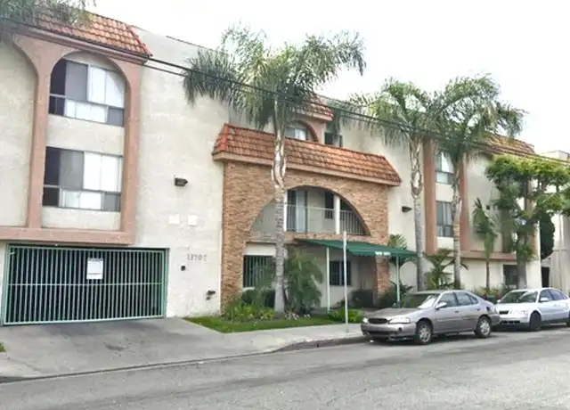 Property at 13707 Doty Ave, Hawthorne, CA, 90250, 0 beds, 1 bath, [object Object]