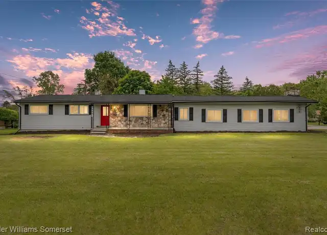 Property at 24891 Creekside Dr, Farmington Hills, MI, 48336, 4 beds, 2.5 baths, [object Object]