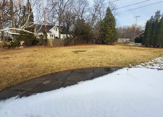 Property at 8862 N Malibu Dr, Milwaukee, WI, 53217, 3 beds, 2 baths, [object Object]