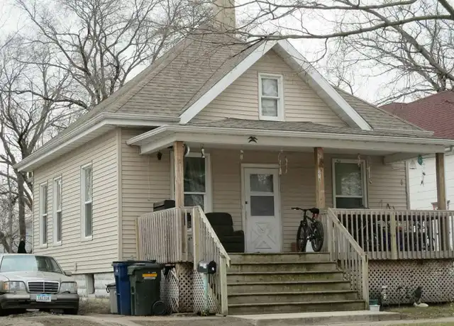 Property at 218 E 9th St, Waterloo, IA, 50703, 2 beds, 1 bath, [object Object]