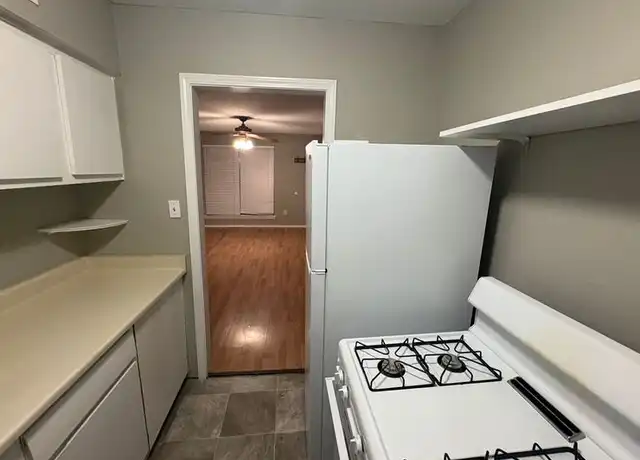 Property at 49 S Morrison St Unit 2, Memphis, TN, 38104, 2 beds, 1 bath, [object Object]