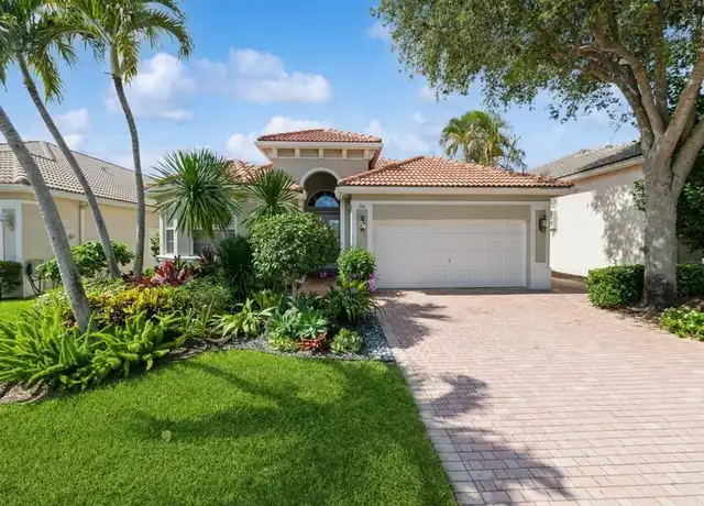 Property at 160 Palm Cir, Lake Worth, FL, 33462, 2 beds, 2 baths, [object Object]