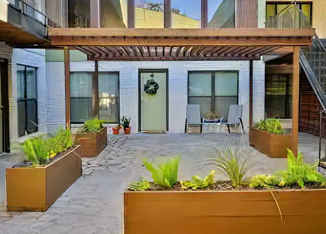 Property at 400 Westmoreland St Unit 4, Houston, TX, 77006, 2 beds, 1 bath, [object Object]