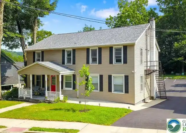 Property at 36 Main St Unit 2L-B, Delaware Water Gap, PA, 18327, 1 bed, 1 bath, [object Object]