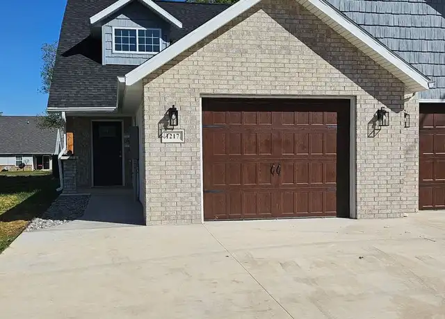 Property at 1219 E 12th St, Joplin, MO, 64801, 3 beds, 2.5 baths, [object Object]