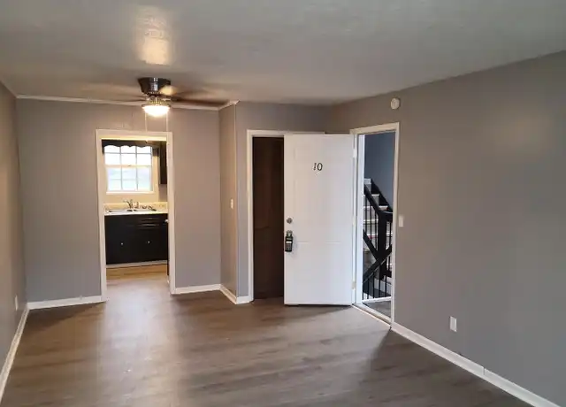 Property at 1433 Stratford Rd Unit 10, Kingsport, TN, 37664, 2 beds, 1 bath, [object Object]