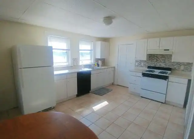 Property at 400 Main St, Medford, MA, 02155, 1 bed, 1 bath, [object Object]