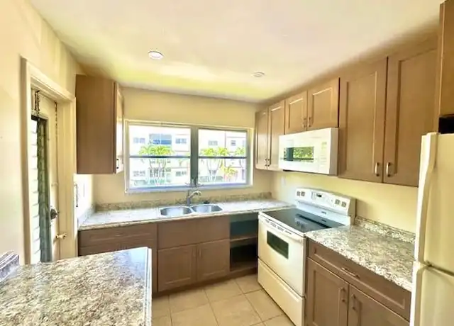 Property at 4042 NW 19th St #202, Lauderhill, FL, 33313, 1 bed, 1 bath, [object Object]